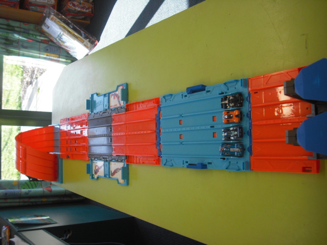 Hot wheels race box